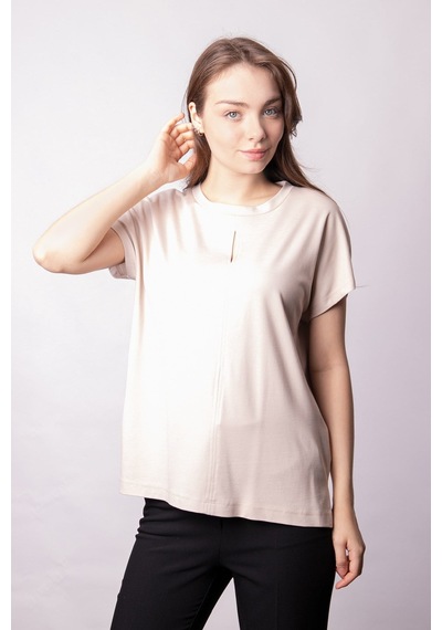 Kadın İpeksi Yumuşak Kumaş Geniş Sıfır Yaka Önü Pencereli Yanları Yırtmaçlı Tshirt Bluz-bej Bej Kadın İpeksi Yumuşak Kumaş Geniş Sıfır Yaka Önü Pencereli Yanları Yırtmaçlı Tshirt Bluz-bej Bej