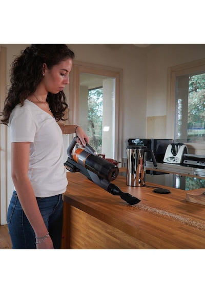Worx WX038 20V 105 W Çift Akülü Kömürsüz Siklonik Sistem Şarjlı Dikey Süpürge