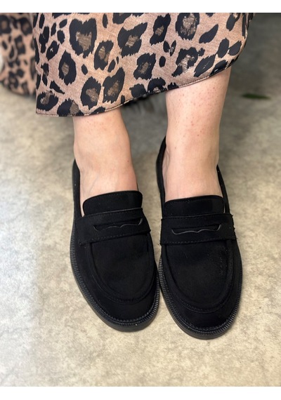 Günlük Kadın Düz Loafer Klasik Desenli Taban Zincirli Oval Burunlu Makosen Sade Şık Ayakkabı 130 Siyah- Süet Günlük Kadın Düz Loafer Klasik Desenli Taban Zincirli Oval Burunlu Makosen Sade Şık Ayakkabı 130 Siyah- Süet