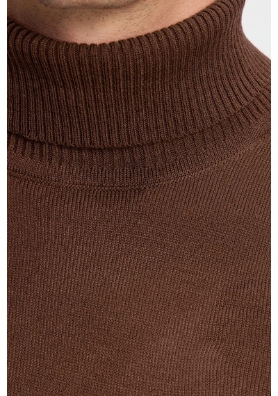 Tudors Erkek Slim Fit Dar Kesim Yumuşak Dokulu Tüylenmeyen Kahverengi Tam Balıkçı Yaka Triko Kazak-33110 Kahverengi