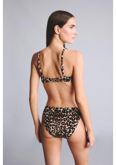 Defacto Regular Fıt Leopar Desenli Kırışık Dokulu Kumaş Bikini Alt G7038ax26smbk81 Siyah-bk81 Defacto Regular Fıt Leopar Desenli Kırışık Dokulu Kumaş Bikini Alt G7038ax26smbk81 Siyah-bk81