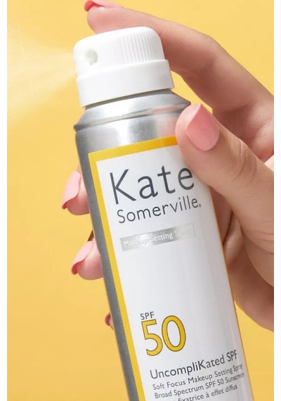 Kate Somerville Uncomplikated Spf 50 Makyaj Sabitleyici Sprey 96g, Parlamayı Önleyen Ve Cildi Koruyan Lüks Bitirici