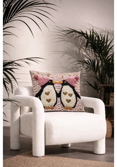 3boyutlu Kalpli Penguen Detaylı Sevimli Dekoratif Kırlent Kılıfı 45x45 Cm Pembe