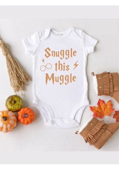 Tuğbababy Baby Snuggle This Muggle Desenli Organik Çıtçıtlı Body Kız Erkek Beyaz