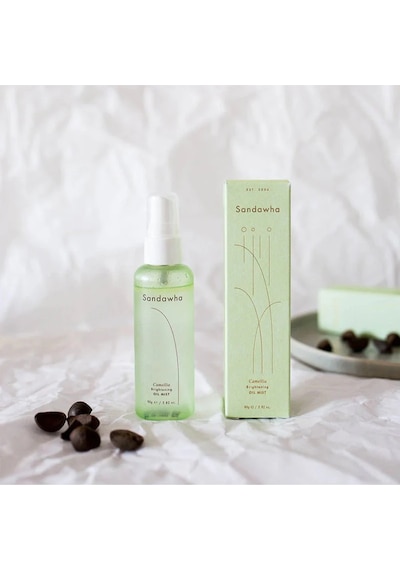 Sandawha Camellia Brightening Oil Mist 80 Ml Kamelya Özütü İçeren Aydınlatıcı Yağ Spreyi