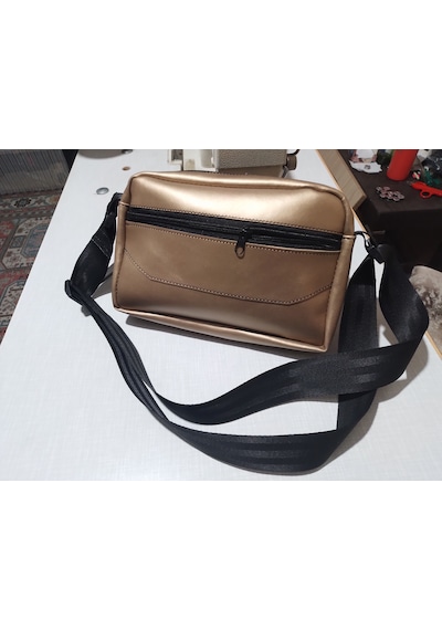 Emre Çanta Dikim Evi Unisex Mini Postacı Çantası Çapraz Omuz Ve Göğüs Çantası Suni Deri Günlük Askılı Çanta 24x16 Cm Bakır Emre Çanta Dikim Evi Unisex Mini Postacı Çantası Çapraz Omuz Ve Göğüs Çantası Suni Deri Günlük Askılı Çanta 24x16 Cm Bakır