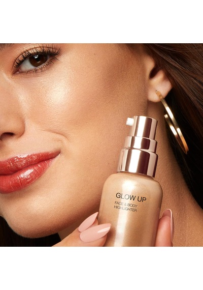Kiko Glow Up Face And Body Highlighter 01 Champagne Çok Renkli
