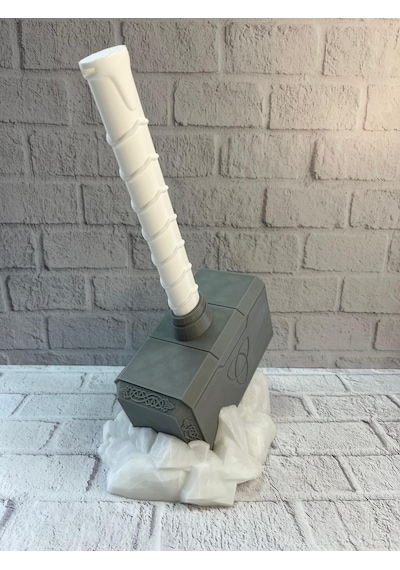 Thor Un Çekici Dekoratif Süs Güçlü Ve İkonik Tasarım 20x34 Cm