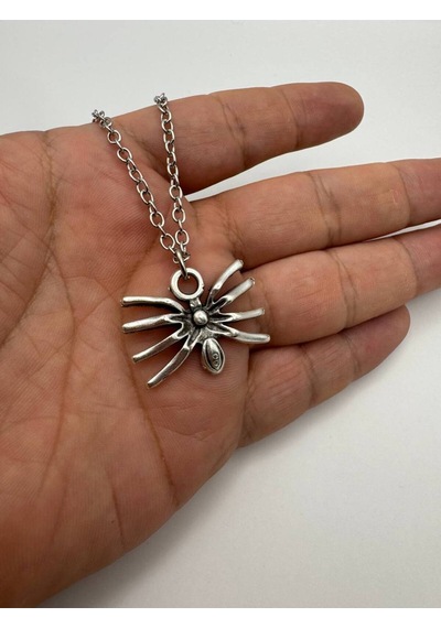 Gotik Gothic Örümcek Figürlü Unisex Kolye Güç, Gizem Ve Karanlık Zarafetin Simgesi Çok renkli