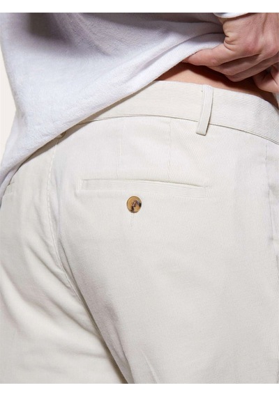 Sisley Pamuk Karışımlı Dar Kesim Cepli Kadife Chino Pantolon Erkek 0l8 Pantolon - 324a41znsf04r Bej Sisley Pamuk Karışımlı Dar Kesim Cepli Kadife Chino Pantolon Erkek 0l8 Pantolon - 324a41znsf04r Bej