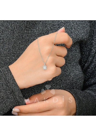 0.20 Karat Baget Pırlanta Kolye 02991031