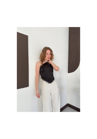 Verymoda Dantel Detaylı Sırt Dekolteli Halter Yaka Saten Bluz Siyah