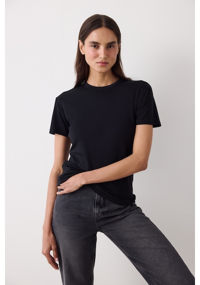 Penti Siyah Bisiklet Yaka Slim Fit Pamuklu Tişört