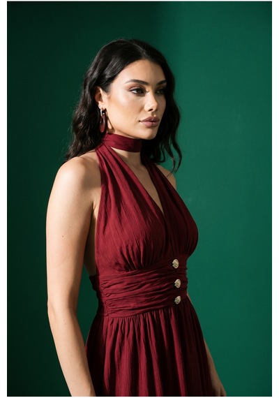 Fashion Cocktail Belinde Altın 3 Düğmeli Derin V Yakalı Kum Saati Silüetli Büzgülü Bel Lastikli Boyundan Bağlamalı Sırt Dekolte Davet Kokteyl Elbise Bordo Fashion Cocktail Belinde Altın 3 Düğmeli Derin V Yakalı Kum Saati Silüetli Büzgülü Bel Lastikli Boyundan Bağlamalı Sırt Dekolte Davet Kokteyl Elbise Bordo