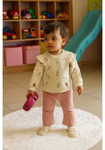 Bubiee Baby Ayıcık Ve Kurdele Desenli Fırfırlı Uzun Kollu Üst Ve İspanyol Paça Alt Bebek Takımı Çok Renkli Bubiee Baby Ayıcık Ve Kurdele Desenli Fırfırlı Uzun Kollu Üst Ve İspanyol Paça Alt Bebek Takımı Çok Renkli