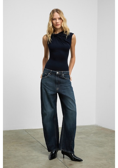 Grımelange Orılenna Kadın Önü Düğüm Detaylı Vücudu Saran Sıfır Kollu Slim Fit Lacivert Bluz Lacivert Grımelange Orılenna Kadın Önü Düğüm Detaylı Vücudu Saran Sıfır Kollu Slim Fit Lacivert Bluz Lacivert