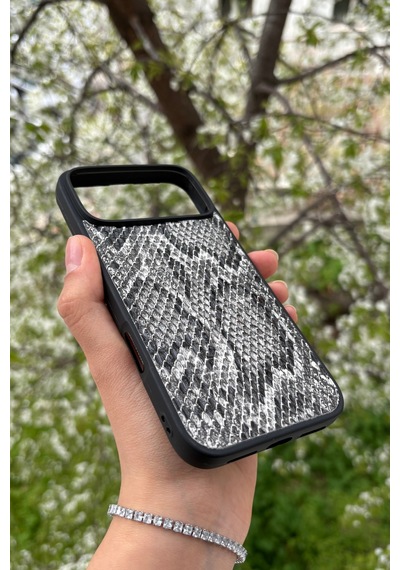 Apple, Uyumlu iPhone 17 Pro Max Yılan Desenli Kabartma Dokulu Kılıf Beyaz