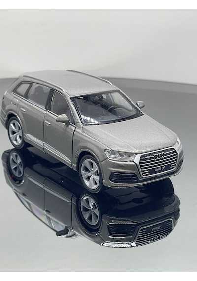 1.36 Ölçek Audi Q7 Metal Oyuncak Araba - Gri