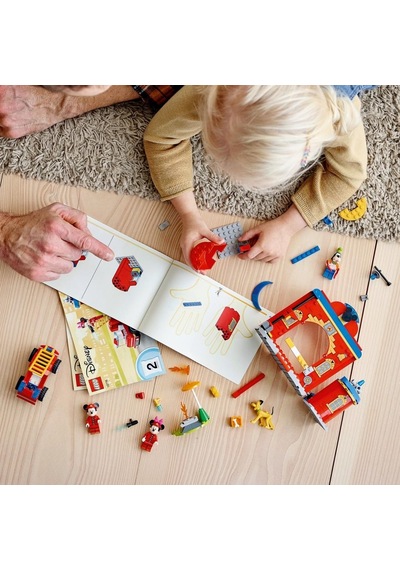 LEGO® Disney 10776 Mickey ve Arkadaşları'nın İtfaiye Merkezi Ve Kamyonu 144 Parça