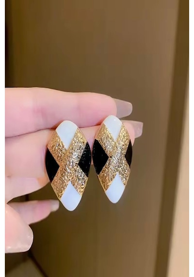 Kadın Küpe Özel Seri İthal Gold İşleme Siyah Beyaz Vintage Küpe Çok Renkli