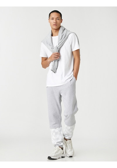 Koton Basic Jogger Eşofman Altı Beli Bağcıklı Çiçek Baskılı Gri 3sam40038mk 3SAM40038MK031 Gri Koton Basic Jogger Eşofman Altı Beli Bağcıklı Çiçek Baskılı Gri 3sam40038mk 3SAM40038MK031 Gri