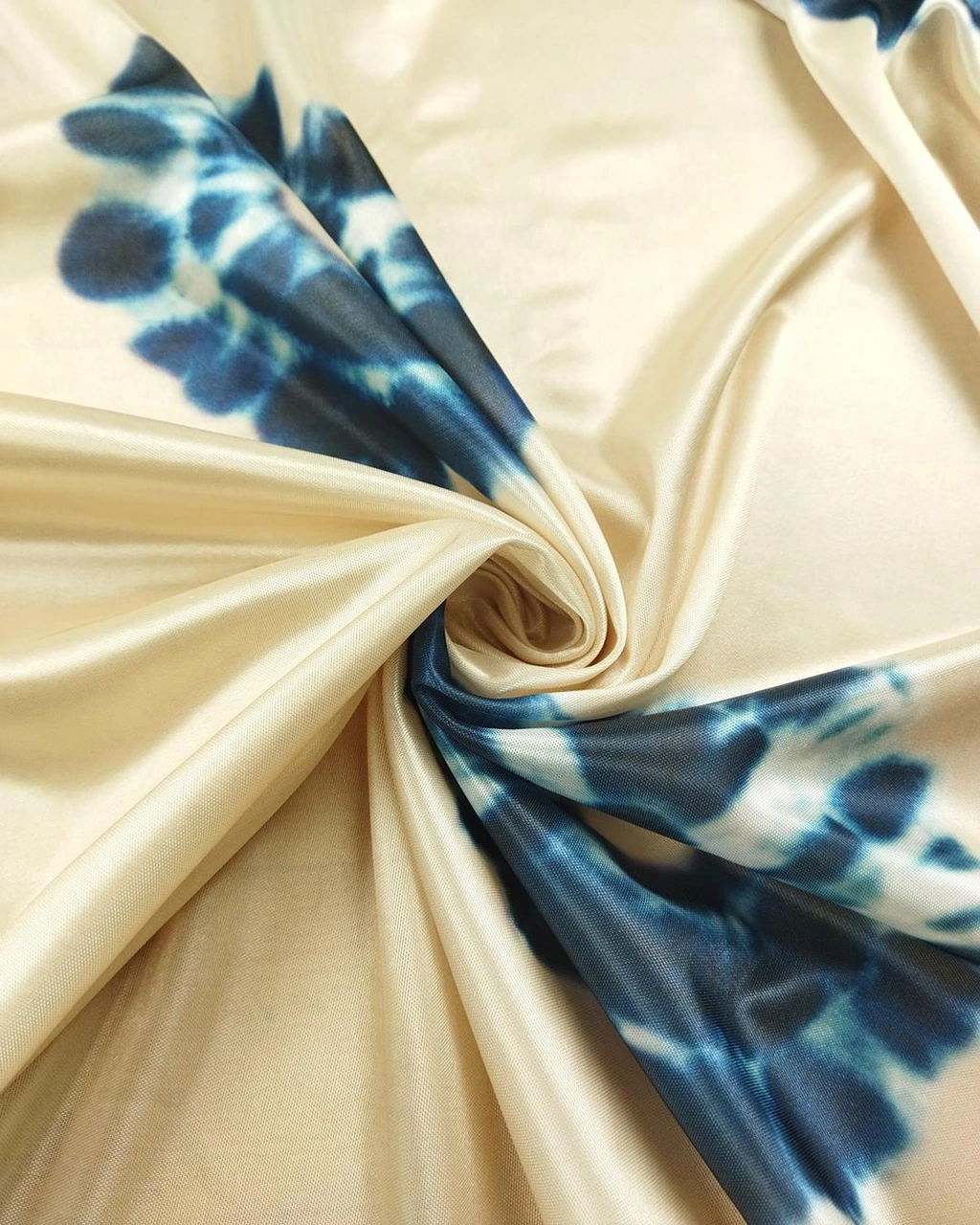 Jarse Krem Üzeri Petrol Mavisi Batik Desen En 160 Cm X Boy 135 Cm -3955
