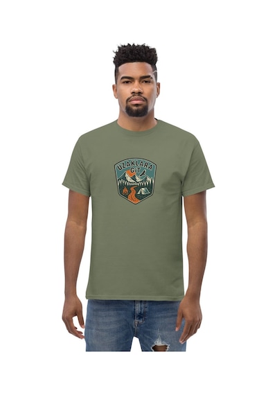 Wildstyle Uzaklara Git Renkli Vintage Dağ Doğa Macera Rozet Baskılı Unisex Bisiklet Yaka Pamuklu Tişört Haki