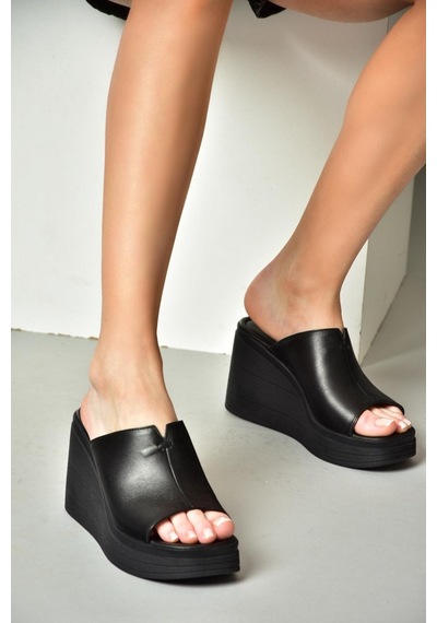 Fox Shoes P555961203 Siyah Hakiki Deri Dolgu Topuklu Kadın Terlik Siyah