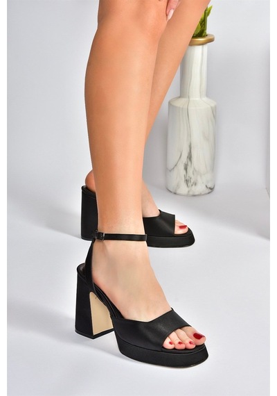 Fox Shoes Siyah Saten Kumaş Kalın Platform Topuklu Kadın Ayakkabı M570345604 Siyah