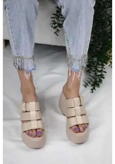 Asmi Shoes Kadın Mikeno Üç Biyeli Toka Detaylı Kalın Taban Ortopedik Terlik Bej Bej