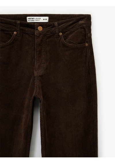 Koton Dar Kesim Düğmeli Cepli İspanyol Paça Kadife Pantolon - Flare Jeans Koyu Kahverengi 6wal40029mw Koyu Kahve Koton Dar Kesim Düğmeli Cepli İspanyol Paça Kadife Pantolon - Flare Jeans Koyu Kahverengi 6wal40029mw Koyu Kahve