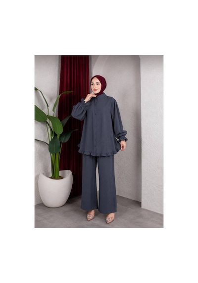Hira Life Fashion Kadın Çilek Kumaş Dik Yaka Düğmeli Fırfır Detaylı Tesettür Tunik Pantolon İkili Takım Gri Gri Hira Life Fashion Kadın Çilek Kumaş Dik Yaka Düğmeli Fırfır Detaylı Tesettür Tunik Pantolon İkili Takım Gri Gri