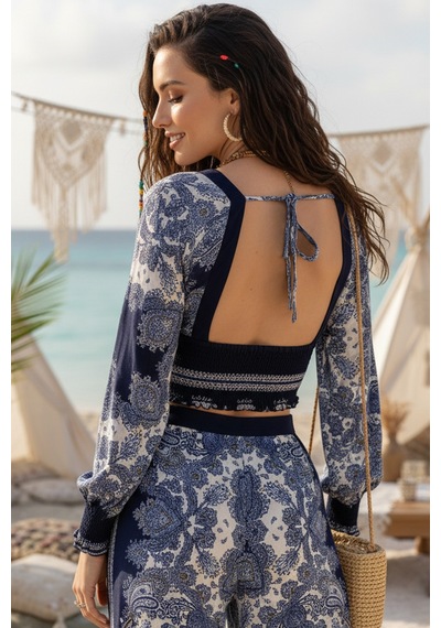 Fashion Cocktail V Yaka Hint Şal Desenli Bohem Yazlık Sahil Kadın Viskon Kollu Krop Pantolon Takım Lacivert Fashion Cocktail V Yaka Hint Şal Desenli Bohem Yazlık Sahil Kadın Viskon Kollu Krop Pantolon Takım Lacivert