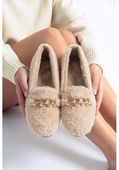 Nmoda Kadın Peluş Panduf Gold Zincir Taşlı Aksesuarlı Kapalı Loafer Yumuşak Tabanlı Kışlık Rahat Babet Krem