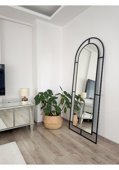 Effe Siyah Metal Çerçeveli 180x70 Cm Pencere Model Oval Ayaklı Boy Aynası