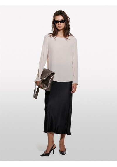 Sisley Kdn %100 Viskoz Rahat Kesim Yanları Yırtmaçlı Kayık Yaka Bluz Kadın Pudra Bluz - 324a5zmzlq07s Sisley Kdn %100 Viskoz Rahat Kesim Yanları Yırtmaçlı Kayık Yaka Bluz Kadın Pudra Bluz - 324a5zmzlq07s