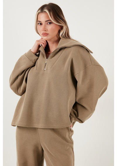 Lela Pamuklu Oversize Fit Yarım Fermuarlı Yaka Uzun Kollu Triko Bayan Takım 68351218 Haki Lela Pamuklu Oversize Fit Yarım Fermuarlı Yaka Uzun Kollu Triko Bayan Takım 68351218 Haki