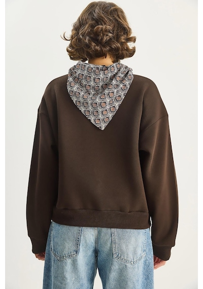 Shade Kadın Fular Detaylı Ceylan Nakışlı Üç İplik Şardonlu Oversize Sweatshirt 6916 60283615 - Acı Kahve Çok Renkli Shade Kadın Fular Detaylı Ceylan Nakışlı Üç İplik Şardonlu Oversize Sweatshirt 6916 60283615 - Acı Kahve Çok Renkli
