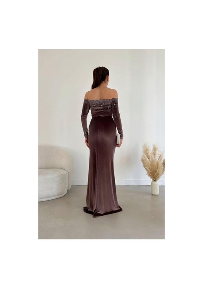 Lior Design Kadın Trend Model Esnek Kadife Kumaş Yırtmaçlı Uzun Kollu Abiye Elbise Kahverengi