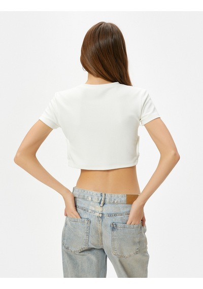 Koton Crop Tişört Pencere Detaylı Kısa Kollu Bisiklet Yaka Pamuklu Ekru 4sal10023ık 4SAL10023IK010 Ekru Koton Crop Tişört Pencere Detaylı Kısa Kollu Bisiklet Yaka Pamuklu Ekru 4sal10023ık 4SAL10023IK010 Ekru