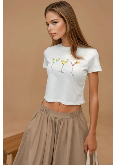 Hiccup Baskı Detaylı Regular Fit Bisiklet Yakalı %100 Pamuklu Crop T-shirt Tozlu Beyaz Hiccup Baskı Detaylı Regular Fit Bisiklet Yakalı %100 Pamuklu Crop T-shirt Tozlu Beyaz