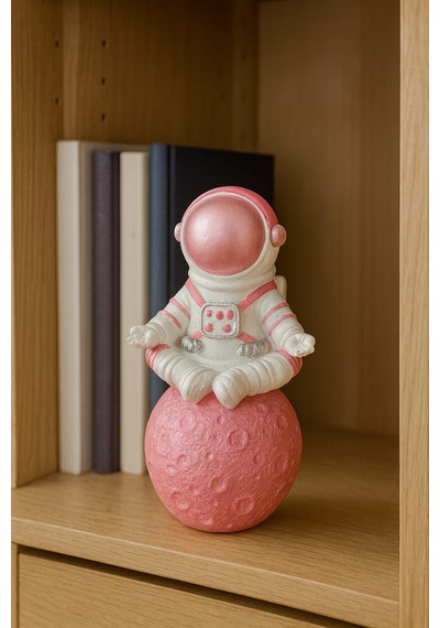Momiko Uzay Temalı Meditasyon Yapan Beton Astronot Masaüstü Heykeli - Dekoratif Mini Figür Pink -