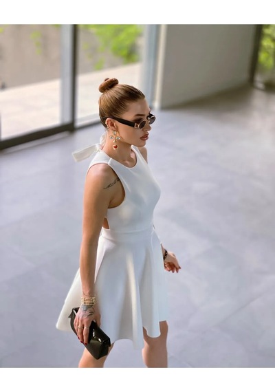 Fashion Cocktail Dalgıç Kumaş Boyun Ense Bağlamalı Skater A Form Kloş Etek Tasarım Kokteyl Gece Elbisesi Beyaz Fashion Cocktail Dalgıç Kumaş Boyun Ense Bağlamalı Skater A Form Kloş Etek Tasarım Kokteyl Gece Elbisesi Beyaz