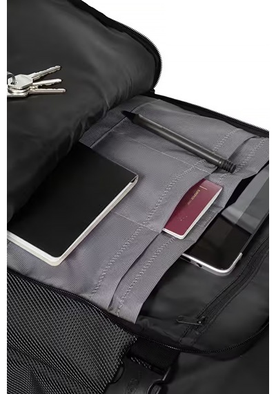 Eastpak Orta Boy Valiz Ultra Hafif, Geniş Hacimli, Dayanıklı Kumaş, Sessiz Tekerlekli Ek00095d80w1 Siyah