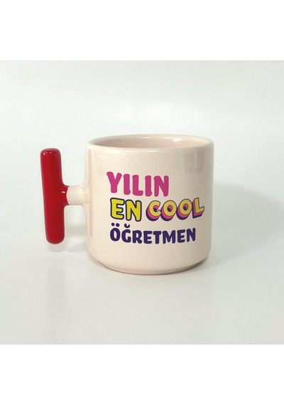 Yılın En Cool Öğretmen Baskılı Kırmızı Kulplu T Öğretmenler Günü Kupa
