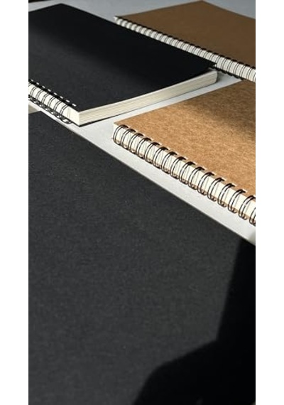 Spiralli Defter, Siyah Kapaklı B5 Boyutunda 182x257 Mm , 100 Yaprak Çizgisiz Çok Renkli