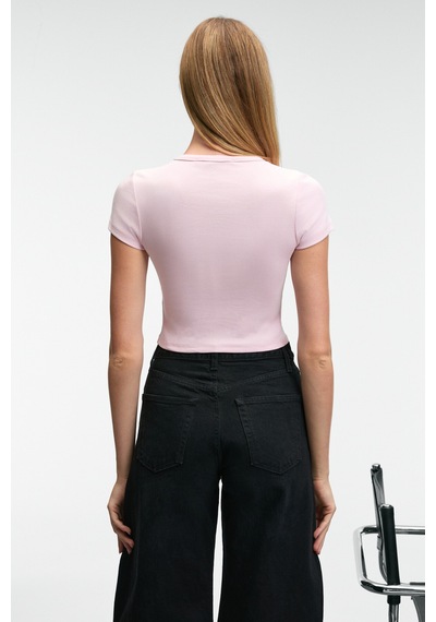 ETHIQUET NOVE E Kadın Bisiklet Yaka Kısa Kollu Önü Baskılı Crop Pembe T-Shirt