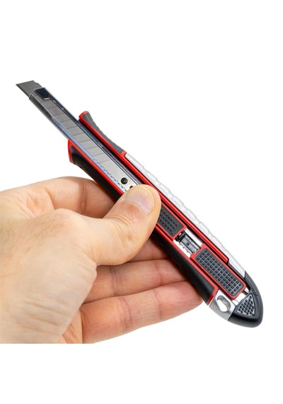 İzeltaş Pro Metal Gövde Emniyetli Otomatik Kilitli Dar Maket Bıçağı 9 MM