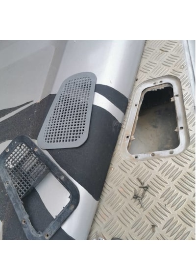 Land Rover Defender 2001 Çamurluk Izgarası