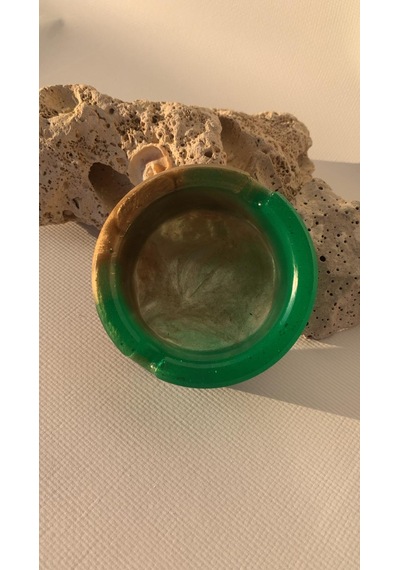 Parlak Çim Yeşili Ve Gold Renkli Yuvarlak Şekilli Dekoratif Kül Tablası Küllük El Yapımı Epoksi Hediyelik